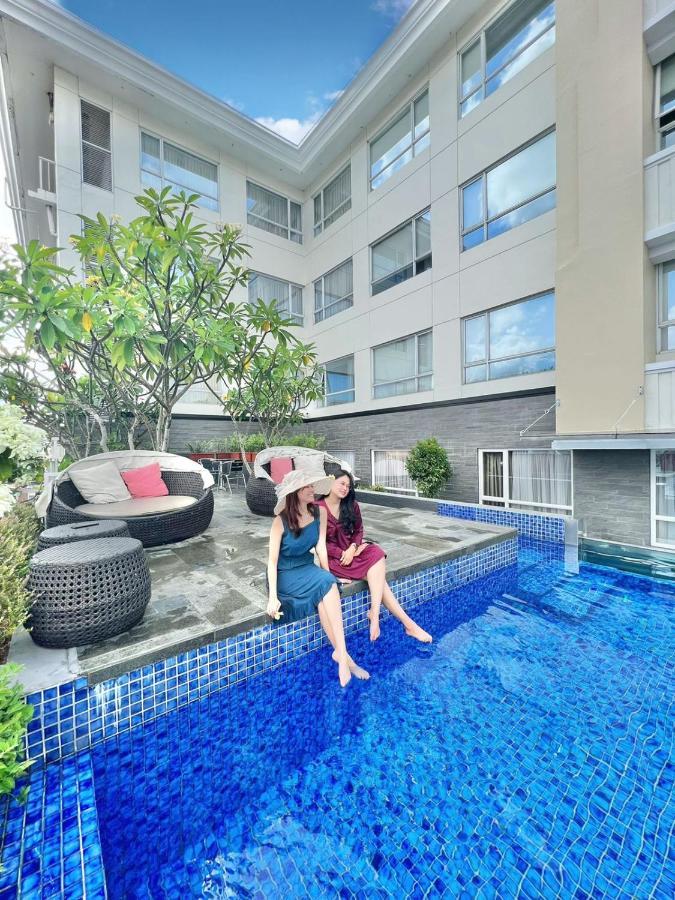 Grand Zuri Malioboro Yogyakarta Exterior foto
