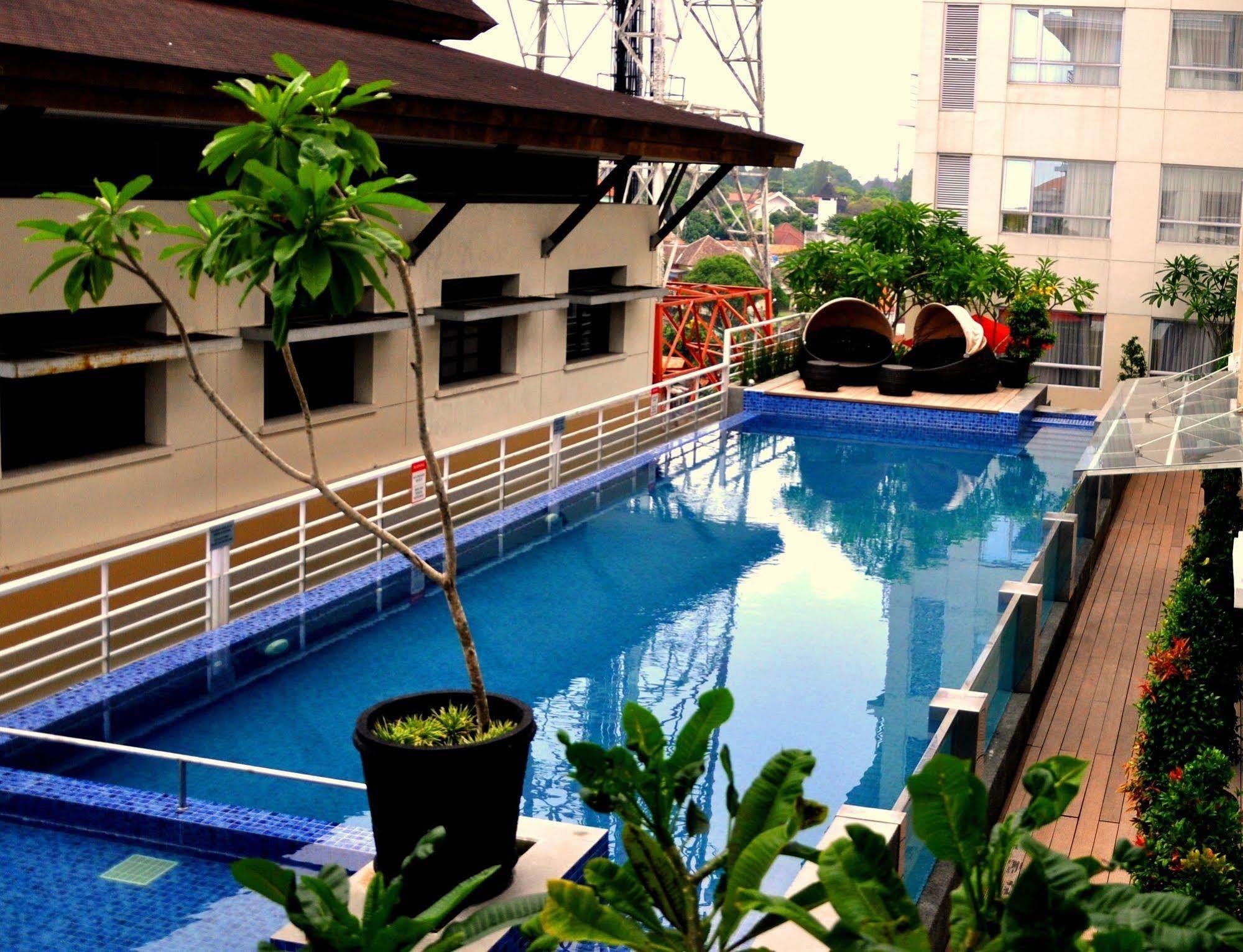 Grand Zuri Malioboro Yogyakarta Exterior foto